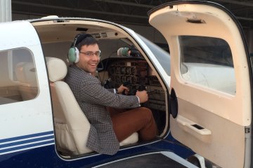 Уникальная возможность воплотить мечту стать пилотом - погрузись в авиационные будни с профессионалом